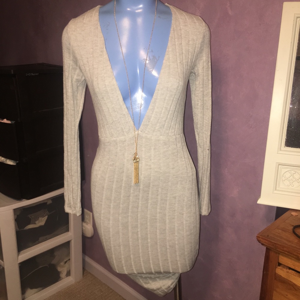 Mixology deep V dress NWT